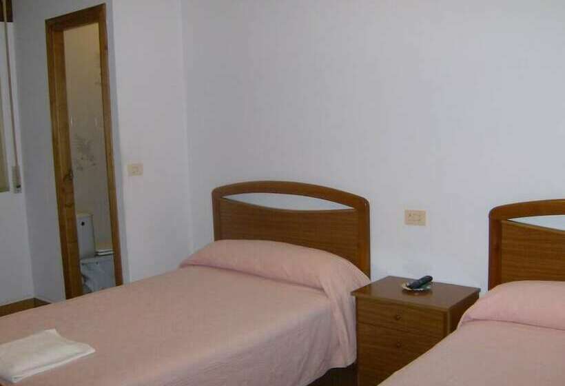 پانسیون Hostal Monterredondo