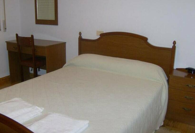 پانسیون Hostal Monterredondo