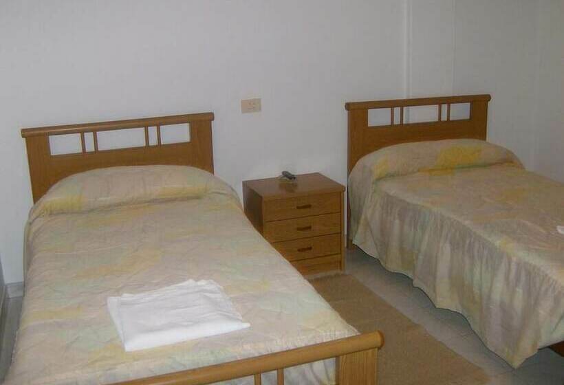 پانسیون Hostal Monterredondo