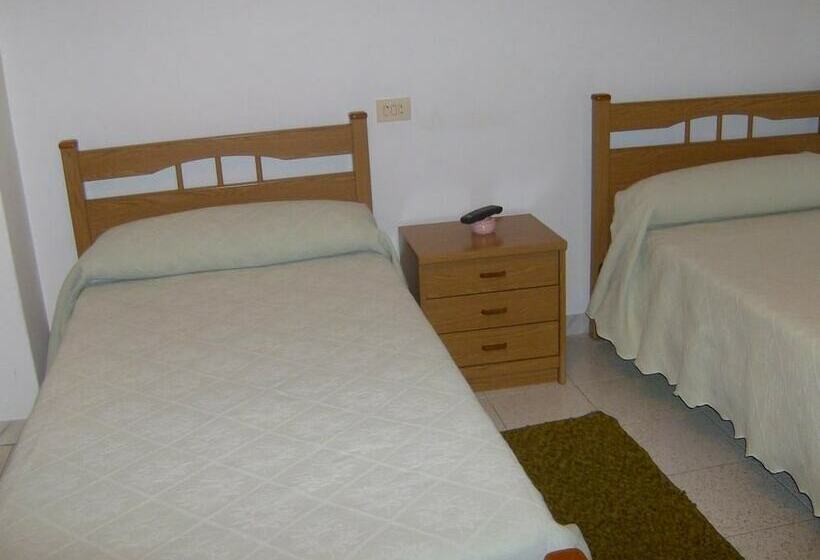 پانسیون Hostal Monterredondo
