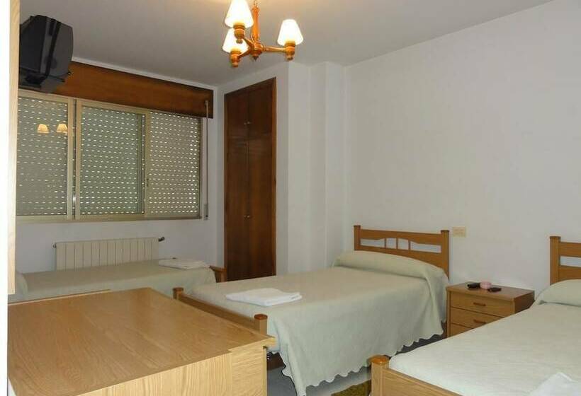 پانسیون Hostal Monterredondo