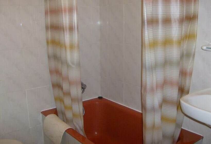 پانسیون Hostal Monterredondo