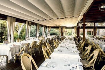اقامتگاه Roccamare Resort Ville E Appartamenti