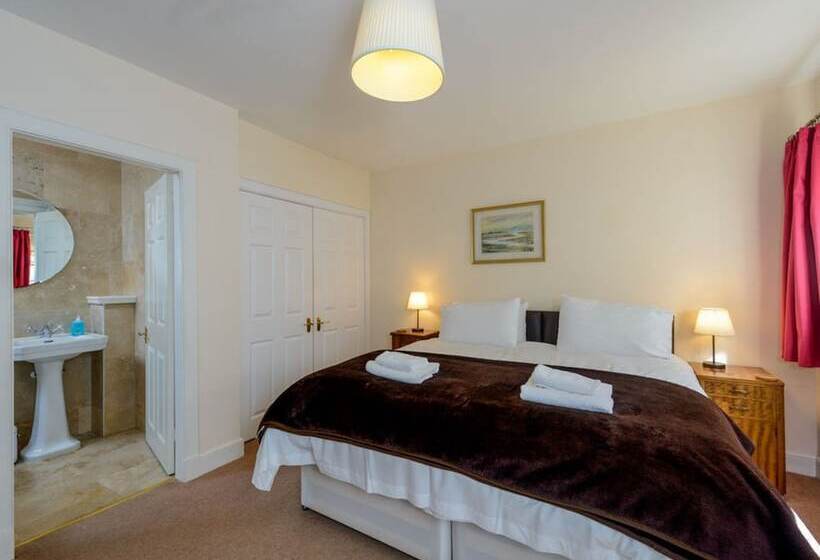 اقامتگاه Wagon Lodge   5 Bedroom Luxury