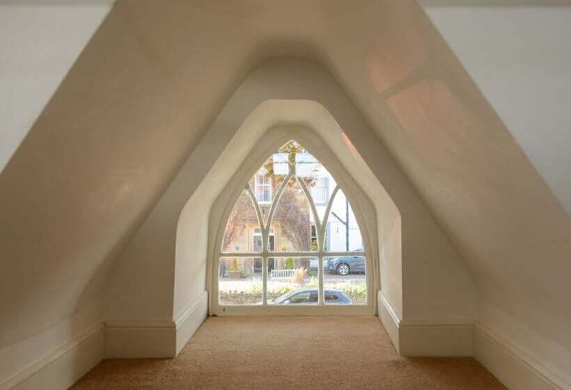 اقامتگاه Wagon Lodge   5 Bedroom Luxury