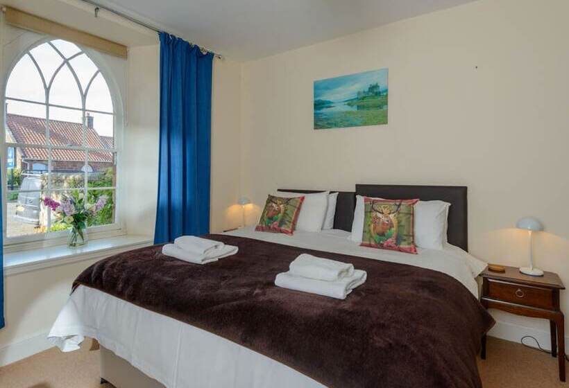 اقامتگاه Wagon Lodge   5 Bedroom Luxury