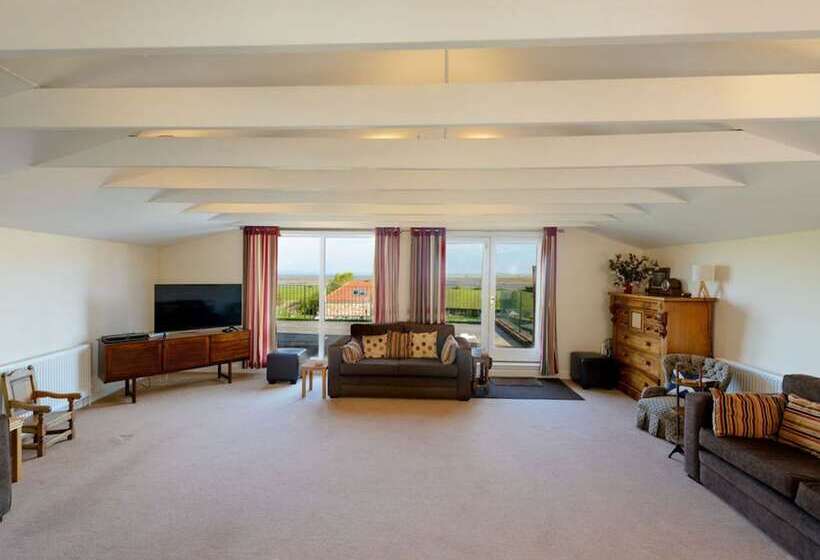 اقامتگاه Wagon Lodge   5 Bedroom Luxury