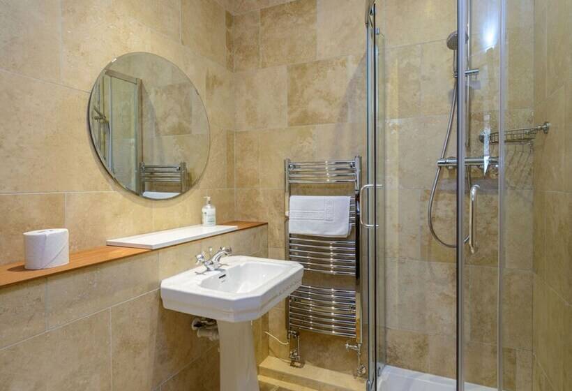 اقامتگاه Wagon Lodge   5 Bedroom Luxury