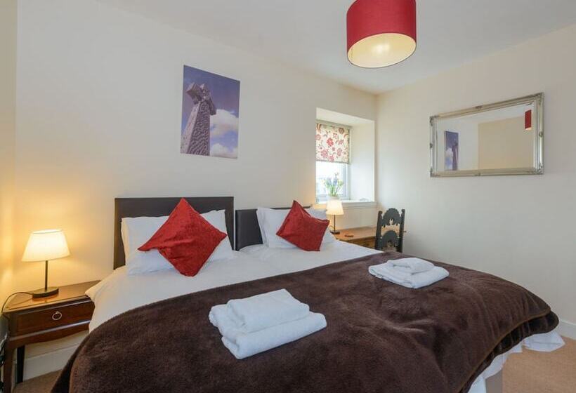 اقامتگاه Wagon Lodge   5 Bedroom Luxury