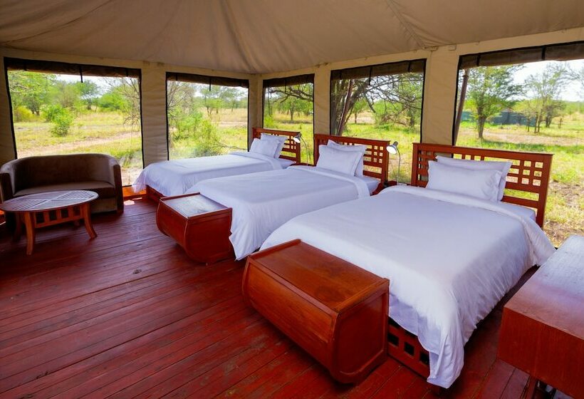 هتل Embalakai Authentic Camp
