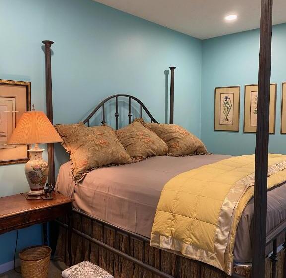 مبيت وإفطار The Birdnest Inn