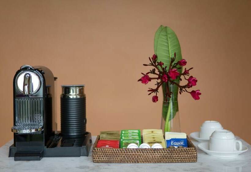 Szálloda Ambong Pool Villas