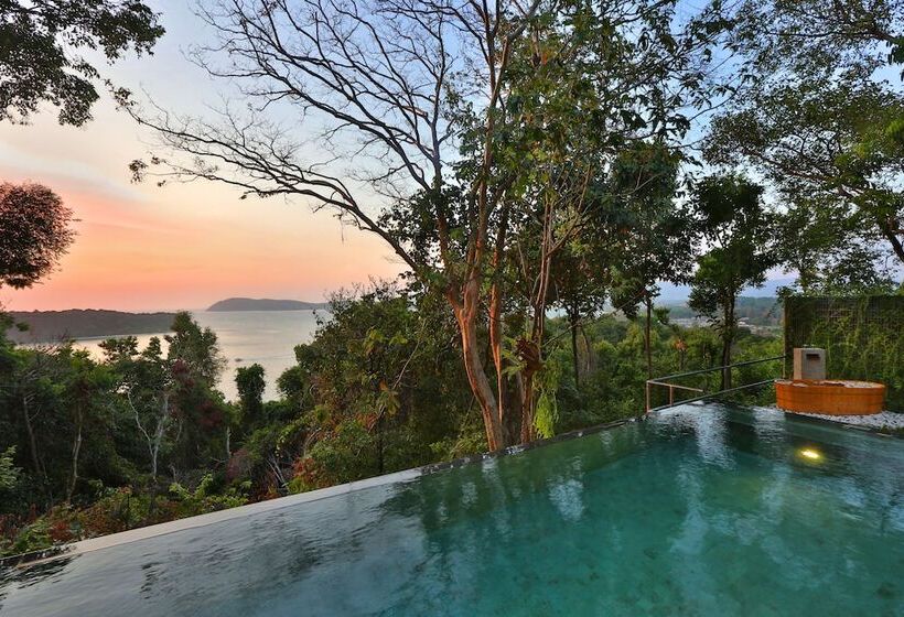 Szálloda Ambong Pool Villas