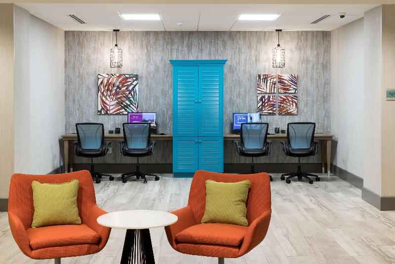 בית מלון כפרי Hampton Inn & Suites Cape Canaveral Cruise Port