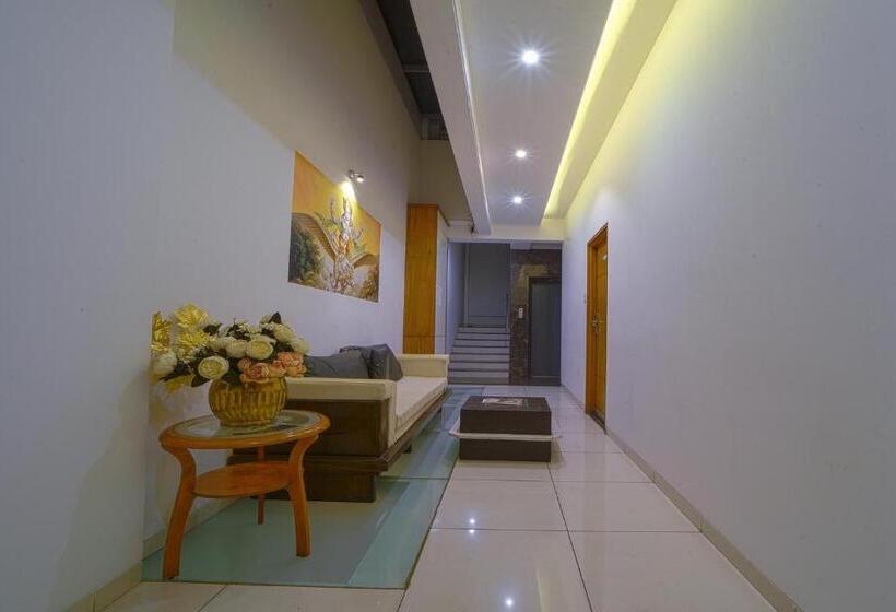 فندق Sri Sri Executive, Kolhapur