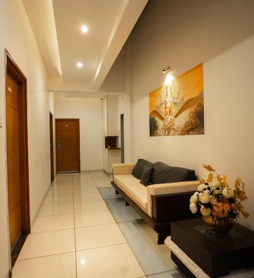 فندق Sri Sri Executive, Kolhapur