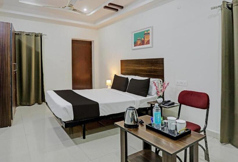 هتل Super Collection O White House Near Kims Kondapur