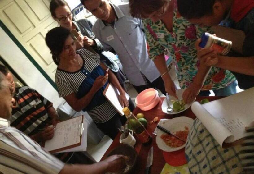 فندق Fabexpress Kartikey Inn