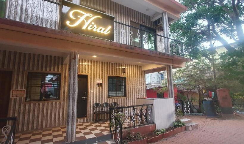 هتل Hiral Residency