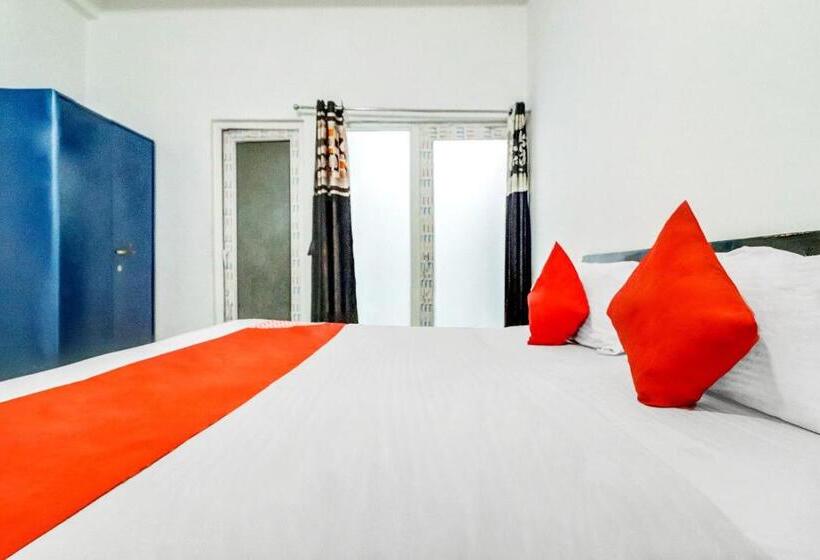 Hotel Oyo 81561 Lucky Stay