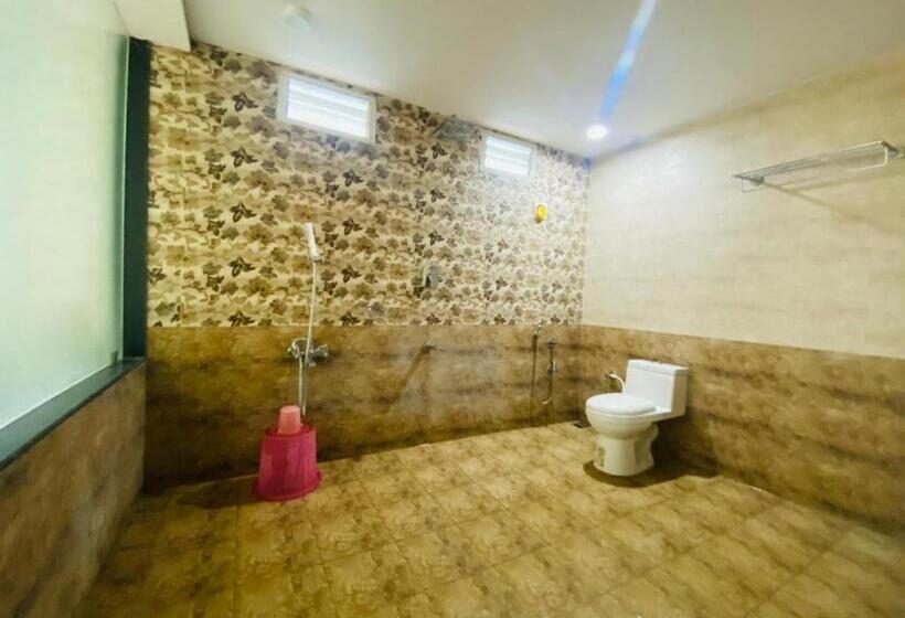 בית מלון כפרי Staymaker Lake Residency