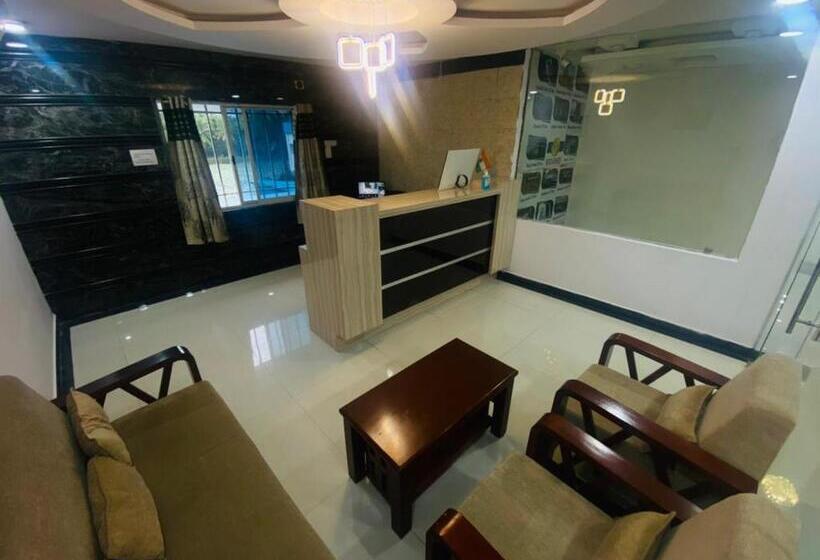 בית מלון כפרי Staymaker Lake Residency