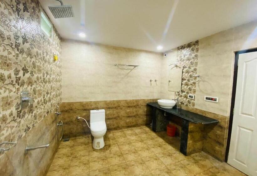 בית מלון כפרי Staymaker Lake Residency