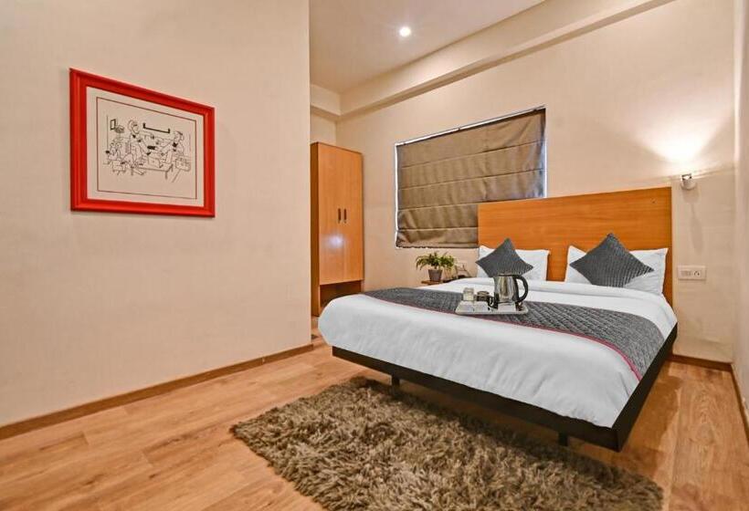 هتل Townhouse 453 Malviya Nagar