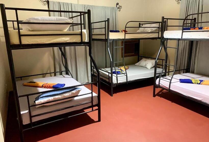 Pazuri Hostel