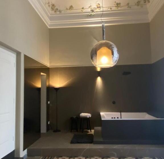 پانسیون Duomo Housing Catania Le Suites
