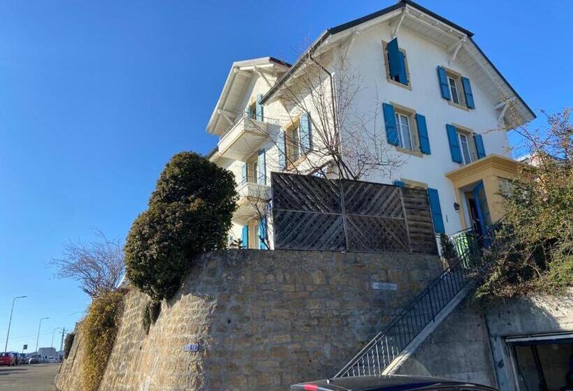 بنسيون La Maison Bleue à 2 Pas Du Lac Du Neuchâtel