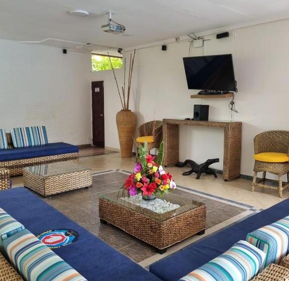 Zahira Hotel Melgar
