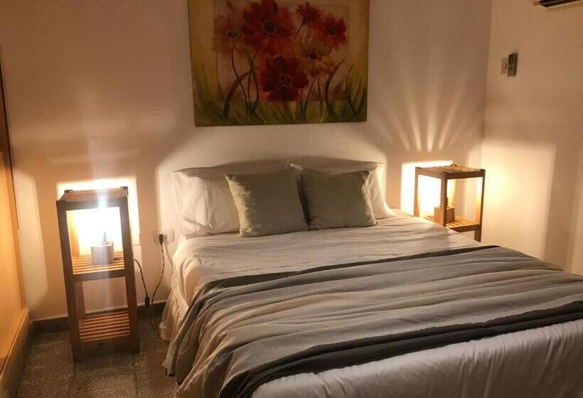 تختخواب و صبحانه Casa De Piedra  Céntrica