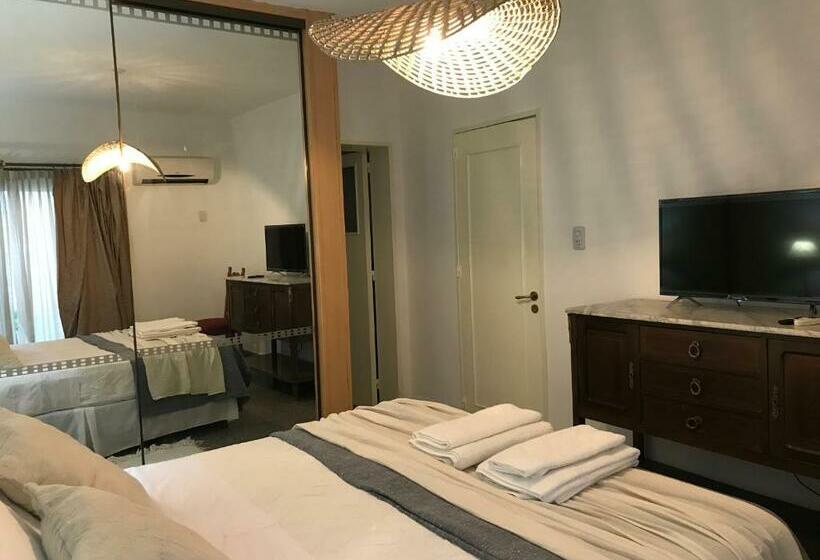 تختخواب و صبحانه Casa De Piedra  Céntrica