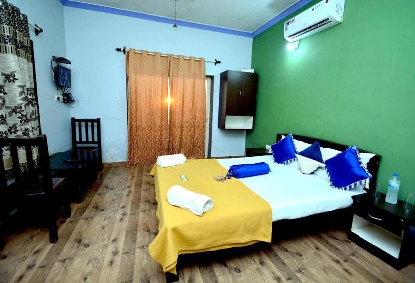 ホテル Aryana Guest House