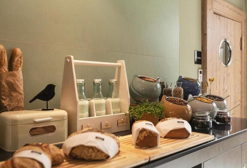 هتل Holiday Inn   The Niu, Mill Cologne Mülheim, An Ihg