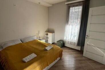 پانسیون Apartments Lezzet