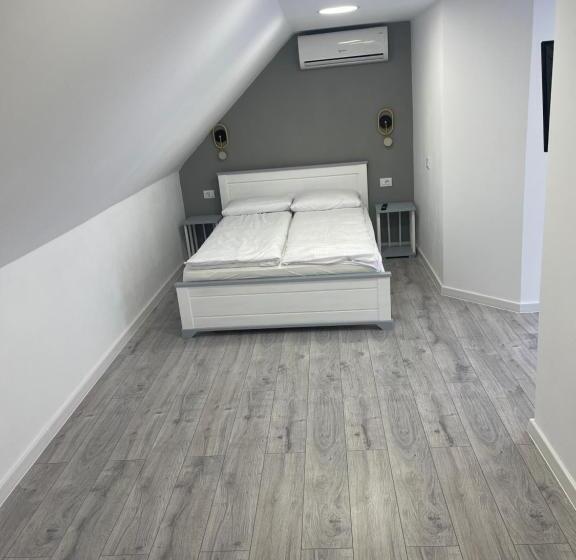 بنسيون Casa Presecan