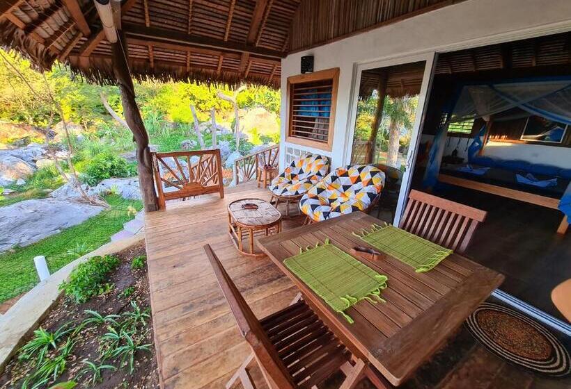 پانسیون Coconut Lodge Komba