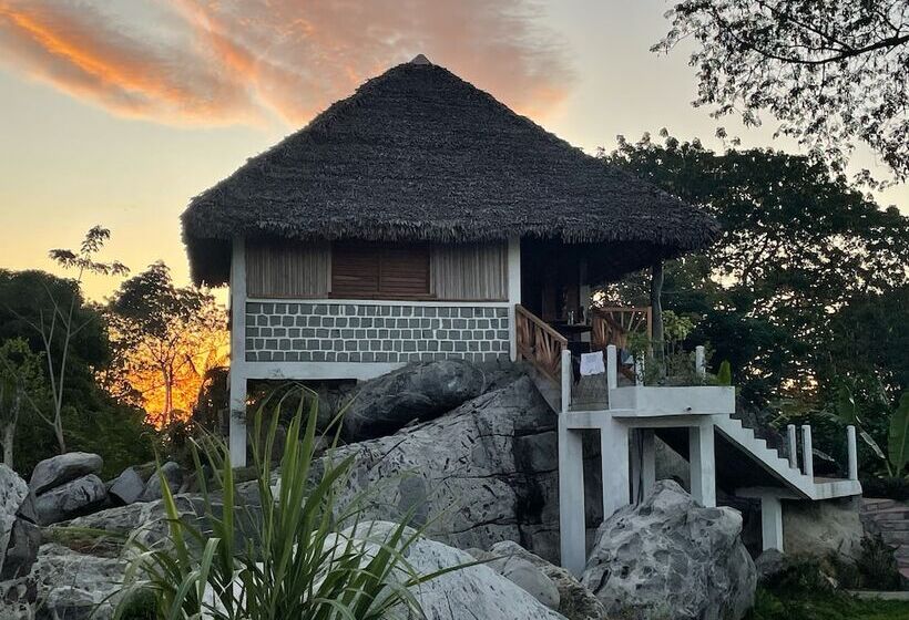 پانسیون Coconut Lodge