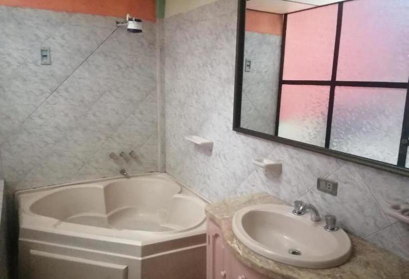 پانسیون Hostal El Paraiso