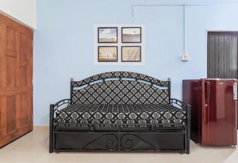 펜션 Oyo Home 81707 Elegant 1bhk Varca