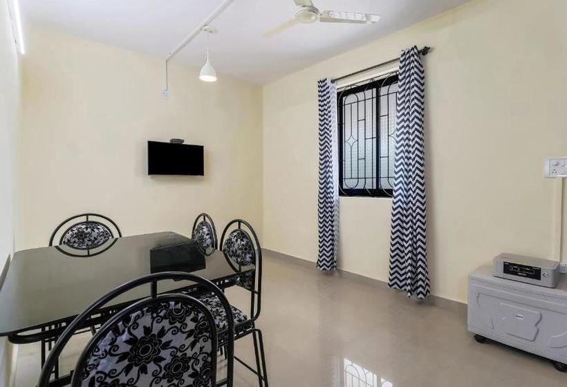 펜션 Oyo Home 81707 Elegant 1bhk Varca