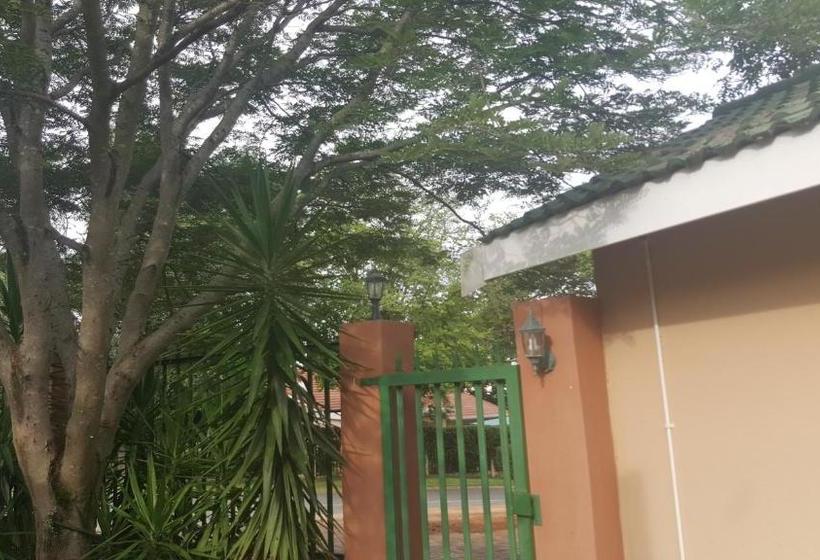 پانسیون Spring Acres Guesthouse