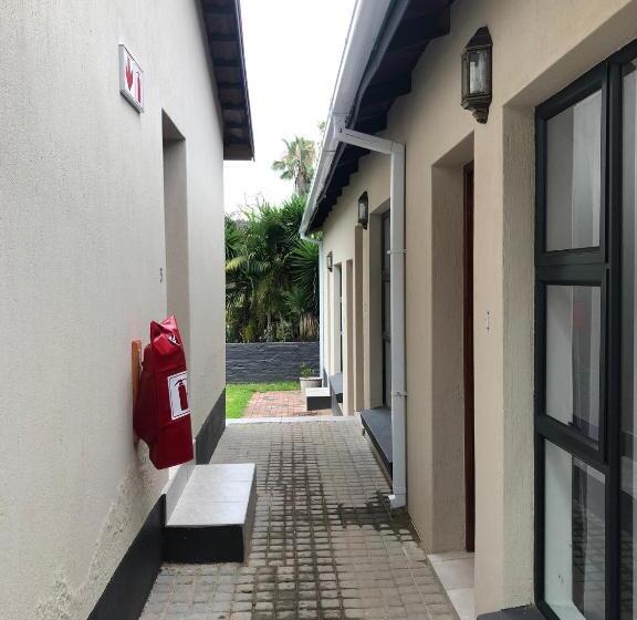 پانسیون Spring Acres Guesthouse