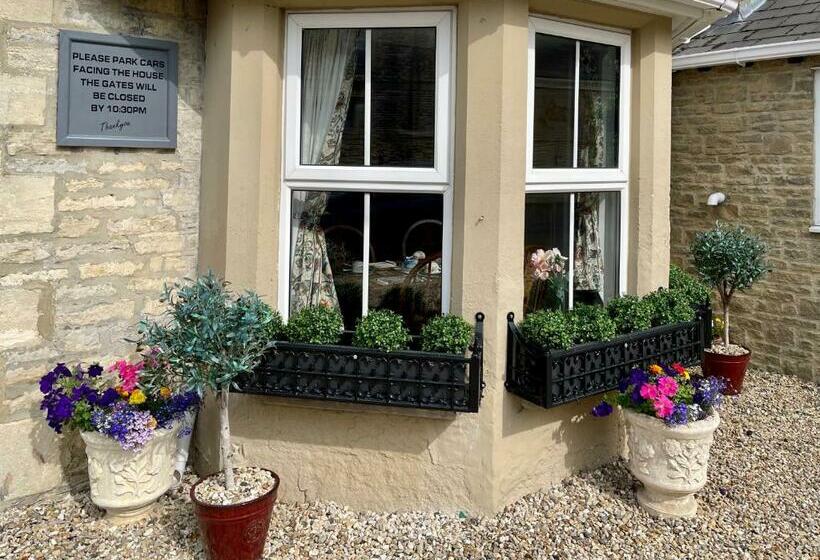 تختخواب و صبحانه Apsley Villa Guest House