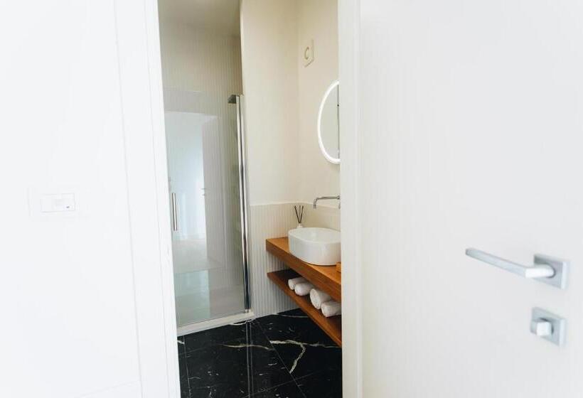 تختخواب و صبحانه Centoquindici Rooms & Suite
