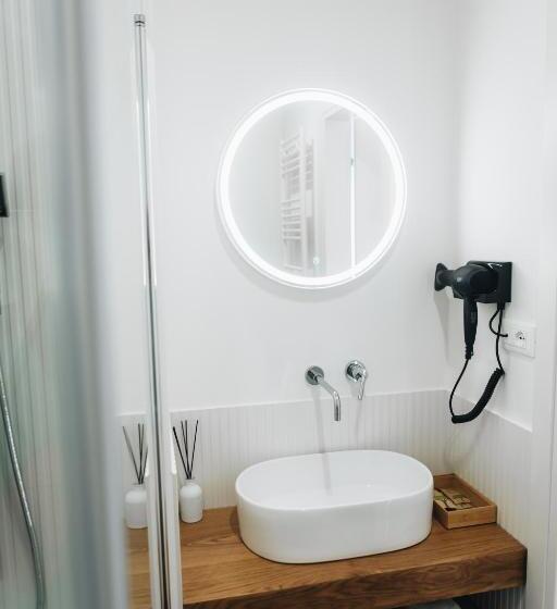 تختخواب و صبحانه Centoquindici Rooms & Suite