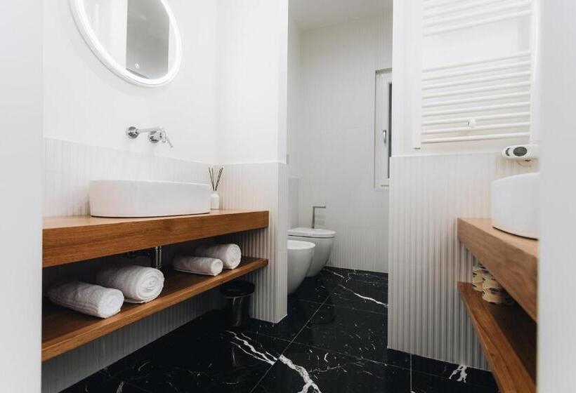 تختخواب و صبحانه Centoquindici Rooms & Suite