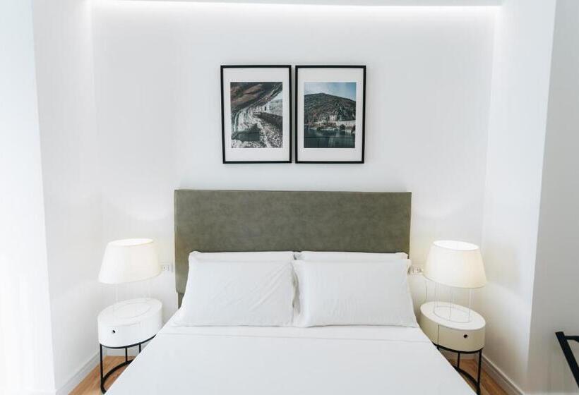 تختخواب و صبحانه Centoquindici Rooms & Suite